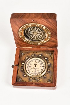 Mosazný kompas s hodinami Sparrow