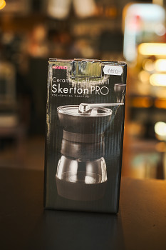 Ruční mlýnek na kávu Hario Skerton Pro (MMCS-2B)