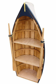 Dřevěná police ve tvaru člunu