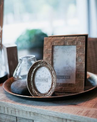 💡VÝBĚR TÝDNE 💡 • Polyrezinový rámeček • Stolní lampa Parrot 🦜 • Hrníček Fox 🦊 • Rámeček s motýly 🦋 #nabytek #dekorace...